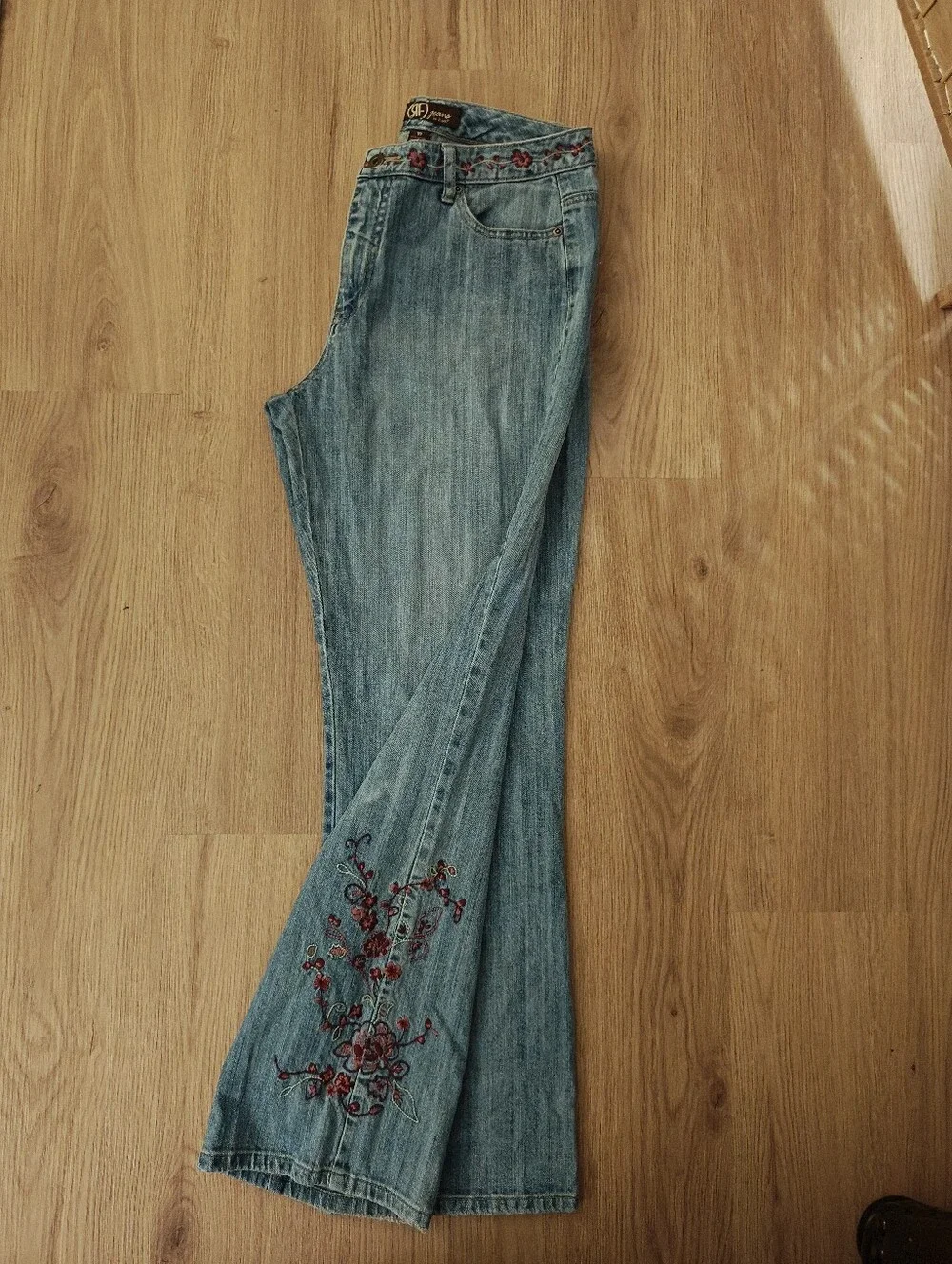 Rafaella Light Wash Embroidered Women’s Jeans